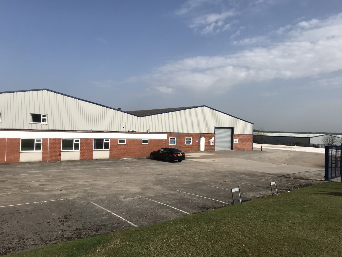 25,000FT² ON 2 ACRES LET AT JUNCTION 28 OF THE M1 - FHP FHP